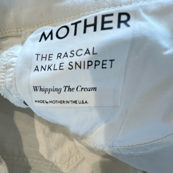 Mother ‘The Rascal Ankle Snippet’ Jean in Cream - Picture 2 of 8